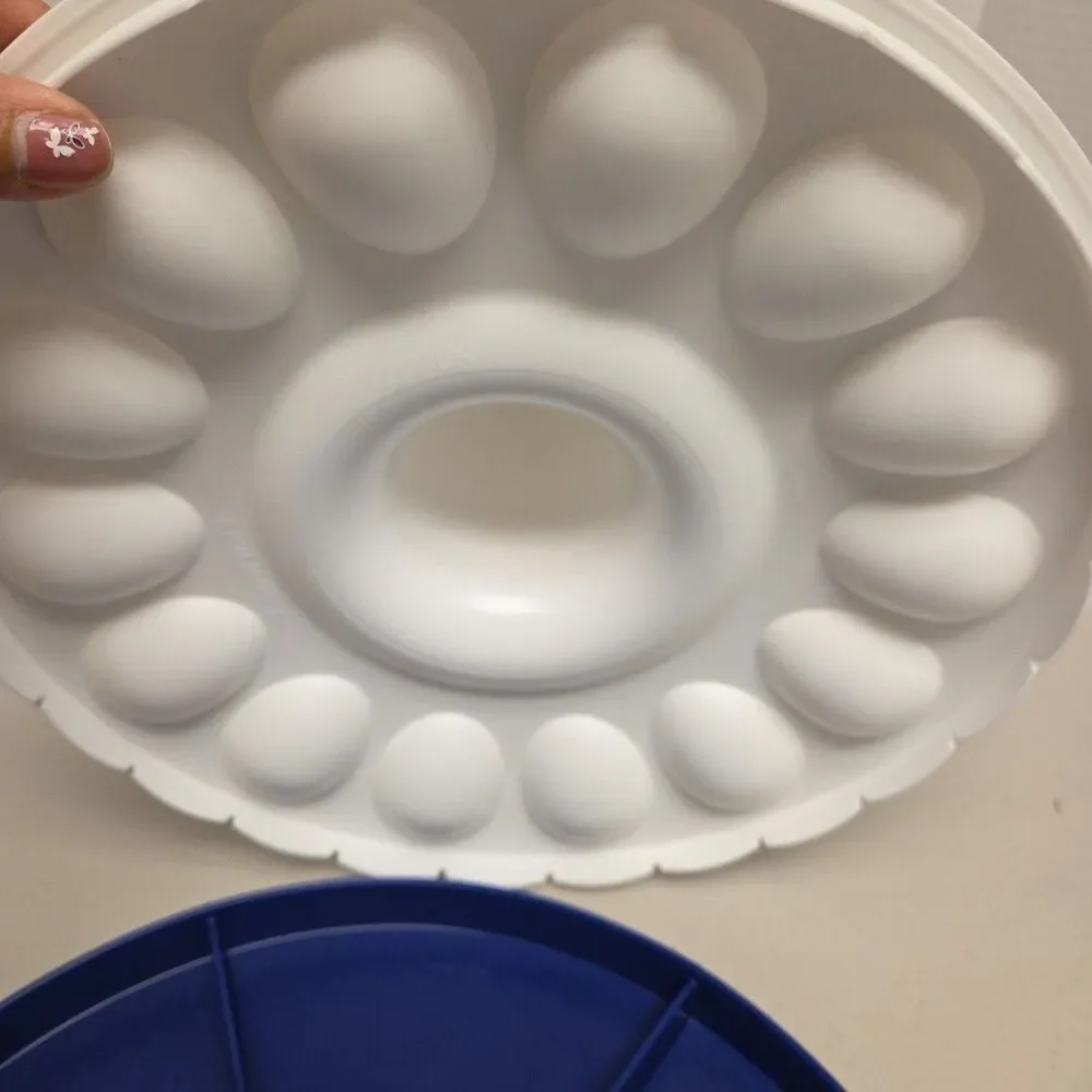 VTG Tupperware Blue Round Cake Taker Carrier, 12
